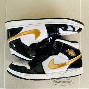 Jordan 1 Mid Patent Black White Gold